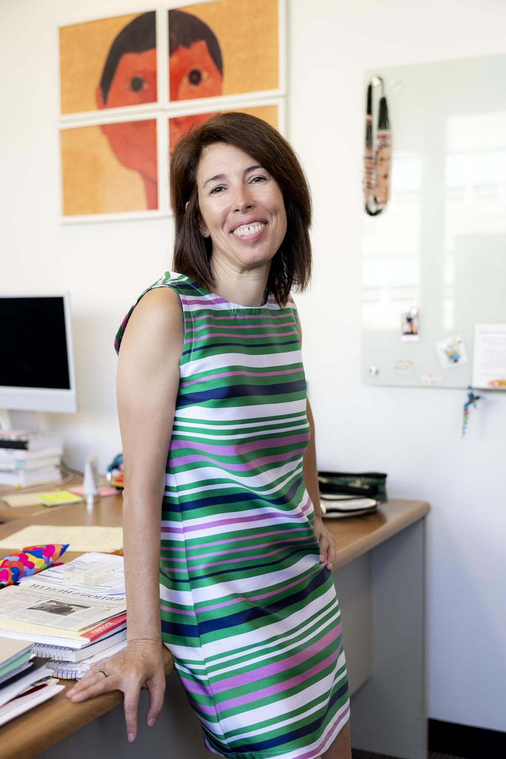 8月22日, 2023 - RocÃ-o卡尔沃, 电子游戏软件社会工作学院教授, and Founder/Director of 拉丁裔领导倡议 (LLI), 在她的麦昆大厅办公室拍摄的照片.